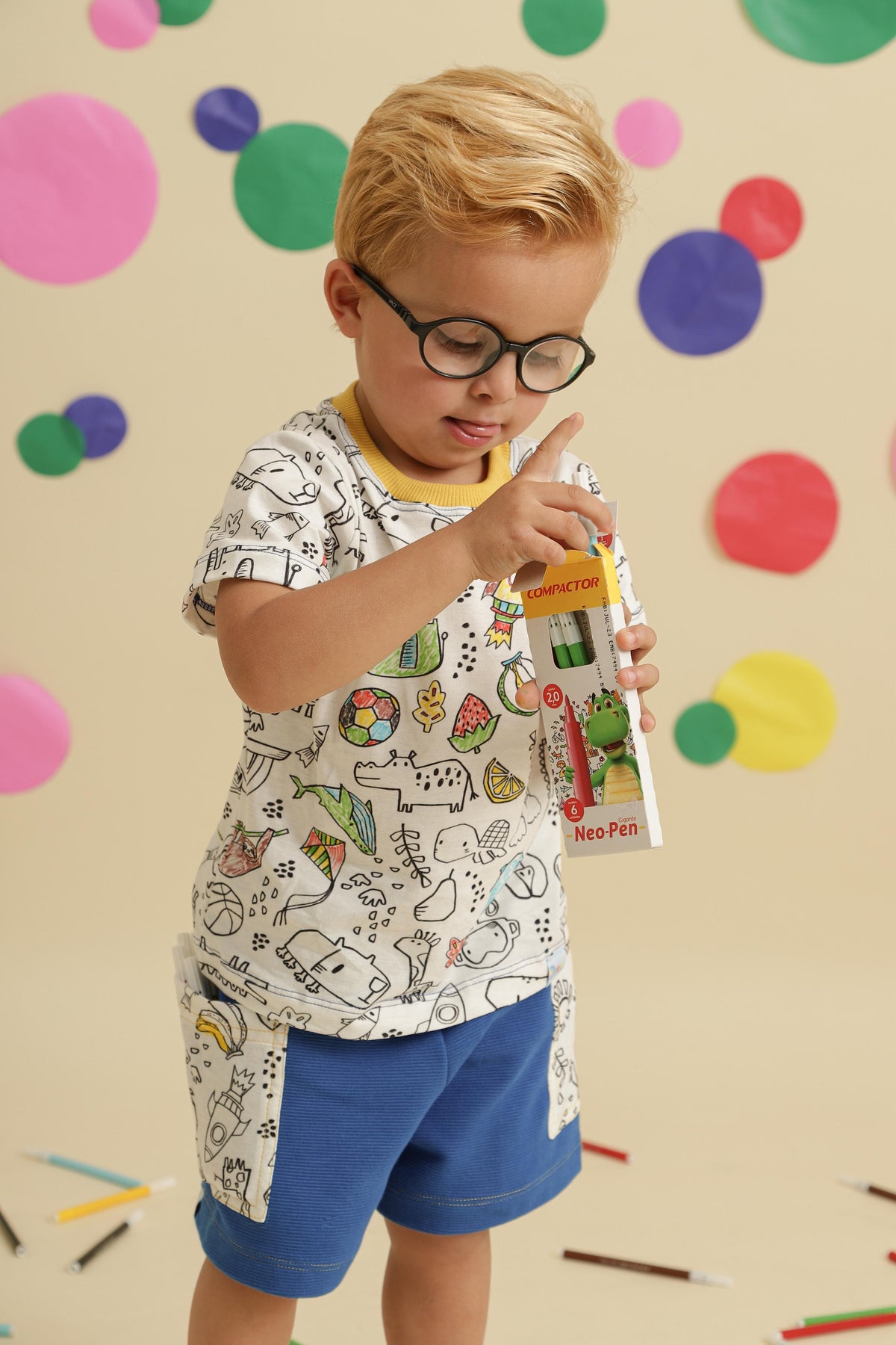 Camiseta Infantil Unissex Pinta & Lava para Colorir | Lili Picolé