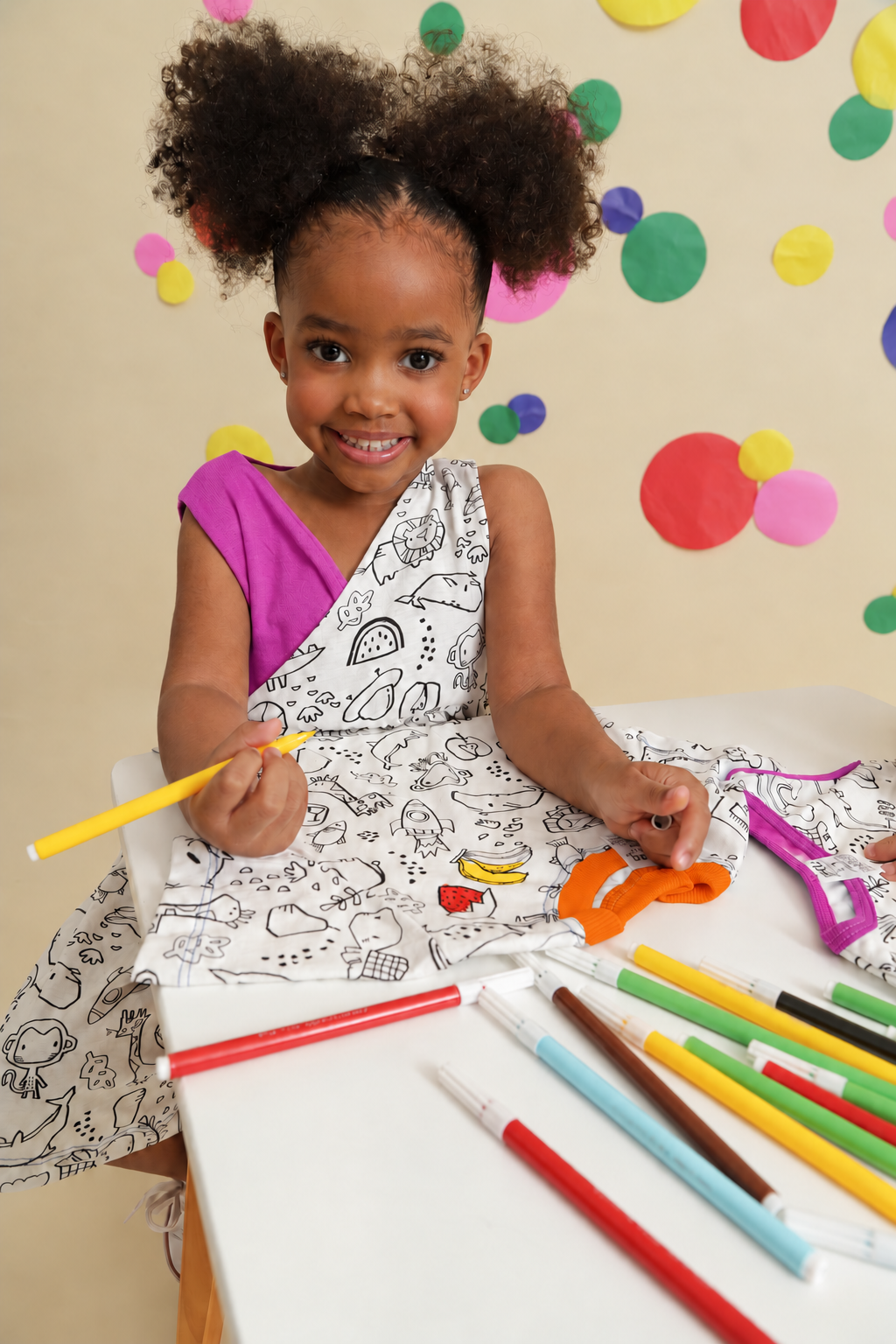 Vestido Infantil Pinta & Lava para Colorir